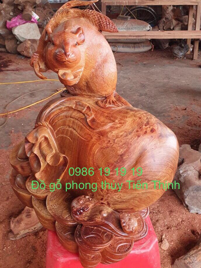 Tượng Chuột ngồi bao tiền gỗ Nu Hương
