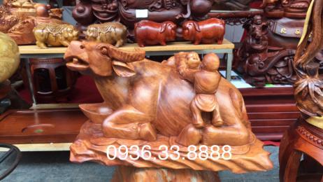Tượng Trâu Phong thủy- tượng mười hai con giáp, gỗ hương Gia lai nguyên khối 