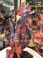 Tượng gà trống gỗ trắc đỏ. cao 55cm rộng 37cm sâu 30cm