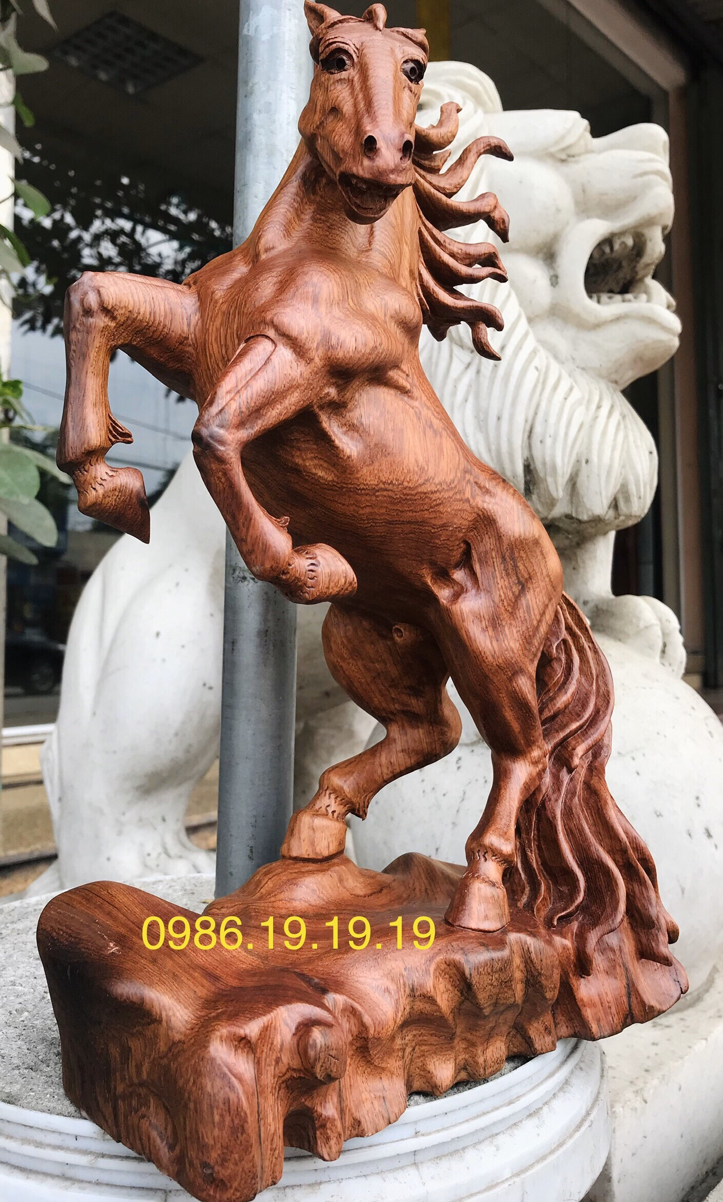 Tượng ngựa gỗ phong thủy