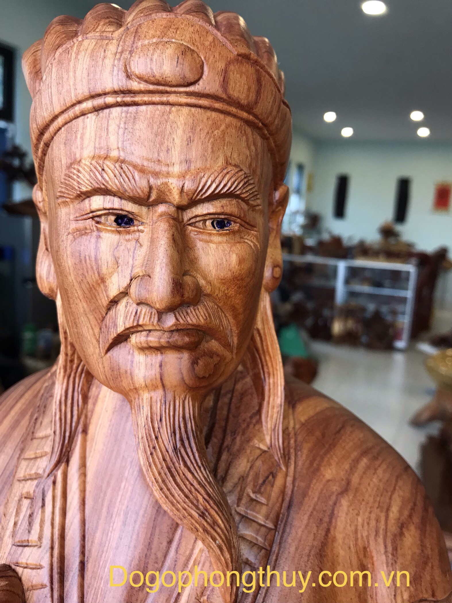 tượng Khổng Minh gỗ hương
