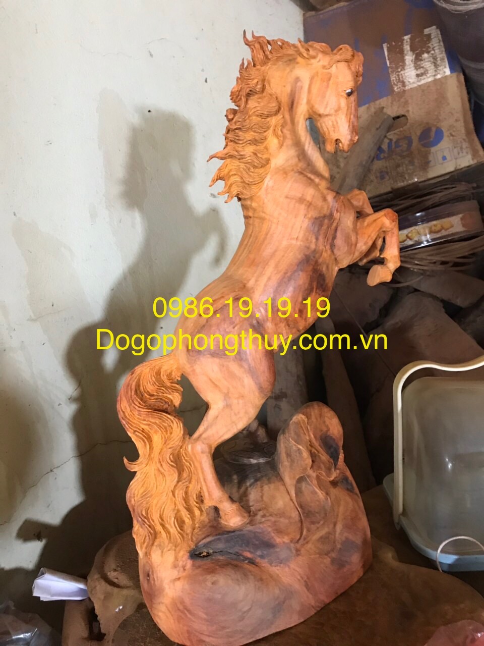 tượng ngựa phong thủy gỗ trắc